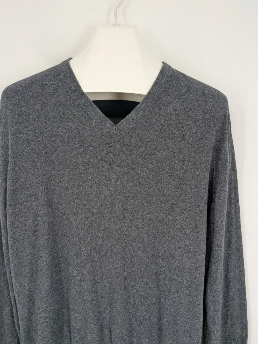 Banana Republic Silk Blend V Neck Sweater Old Money Minimalist Pullover XLarge